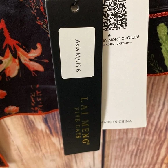 Lai Meng Five Cats Medium Size Women‎ Button down Top with a Tie  NWT - Picture 2 of 11